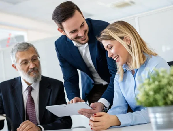 Experts & Global Investors: Driving Financial Growth in Dubai